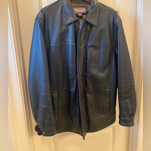 Wilson Leather mens coat, size L. Flawless. Wear with/without liner. Very warm!